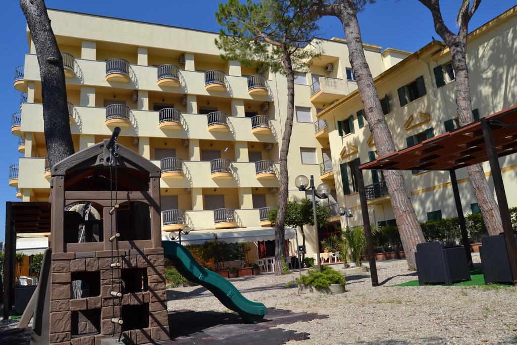Hotel Quattropalme Tortoreto Extérieur photo